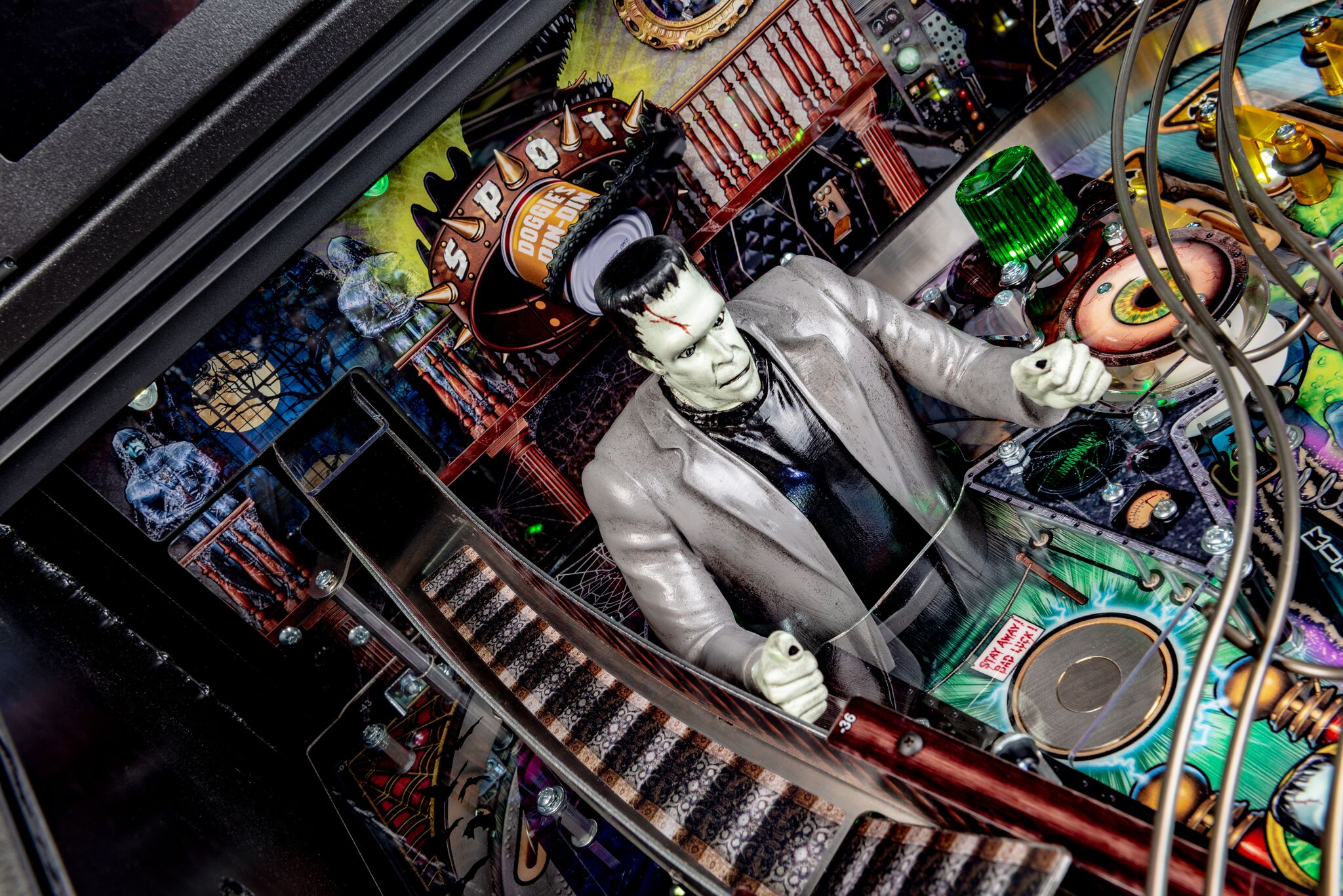 Play Munsters Pinball